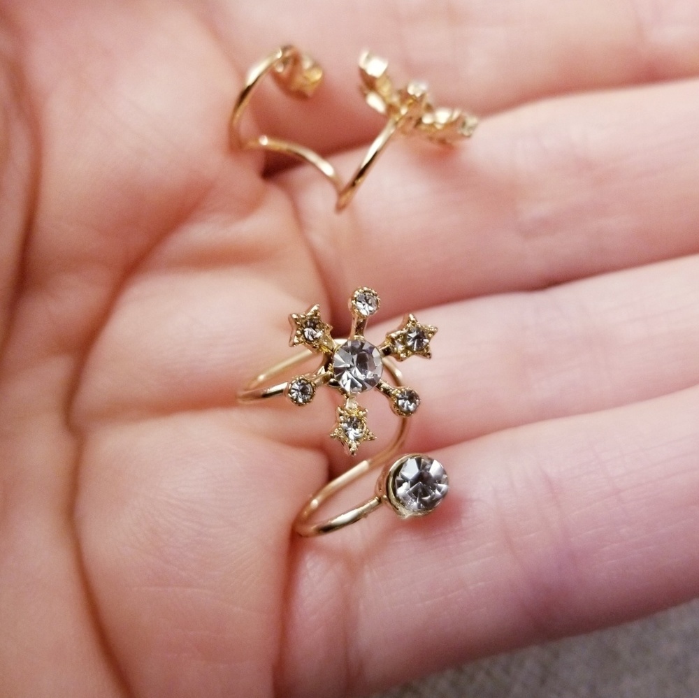 Cute Clip On Earrings Ear Cuffs Sparkly Flower - Picture 4 of 5